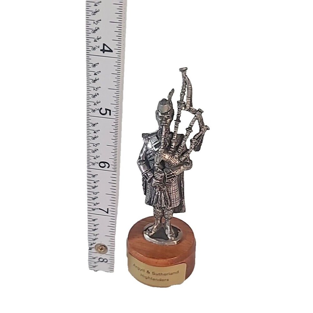 Argyll Sutherland Highlanders Pipe Pewter Figurine On Wood Base Vintage - Picture 8 of 8